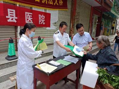 丹鳳縣衛(wèi)健局積極開展食品安全法規(guī)宣傳與營養(yǎng)咨詢服務(wù)