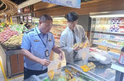 濃情端午“粽”相隨，食品安全最“粽”要——縣市場監(jiān)管開展端午節(jié)前粽子專項抽檢與咨詢服務(wù)